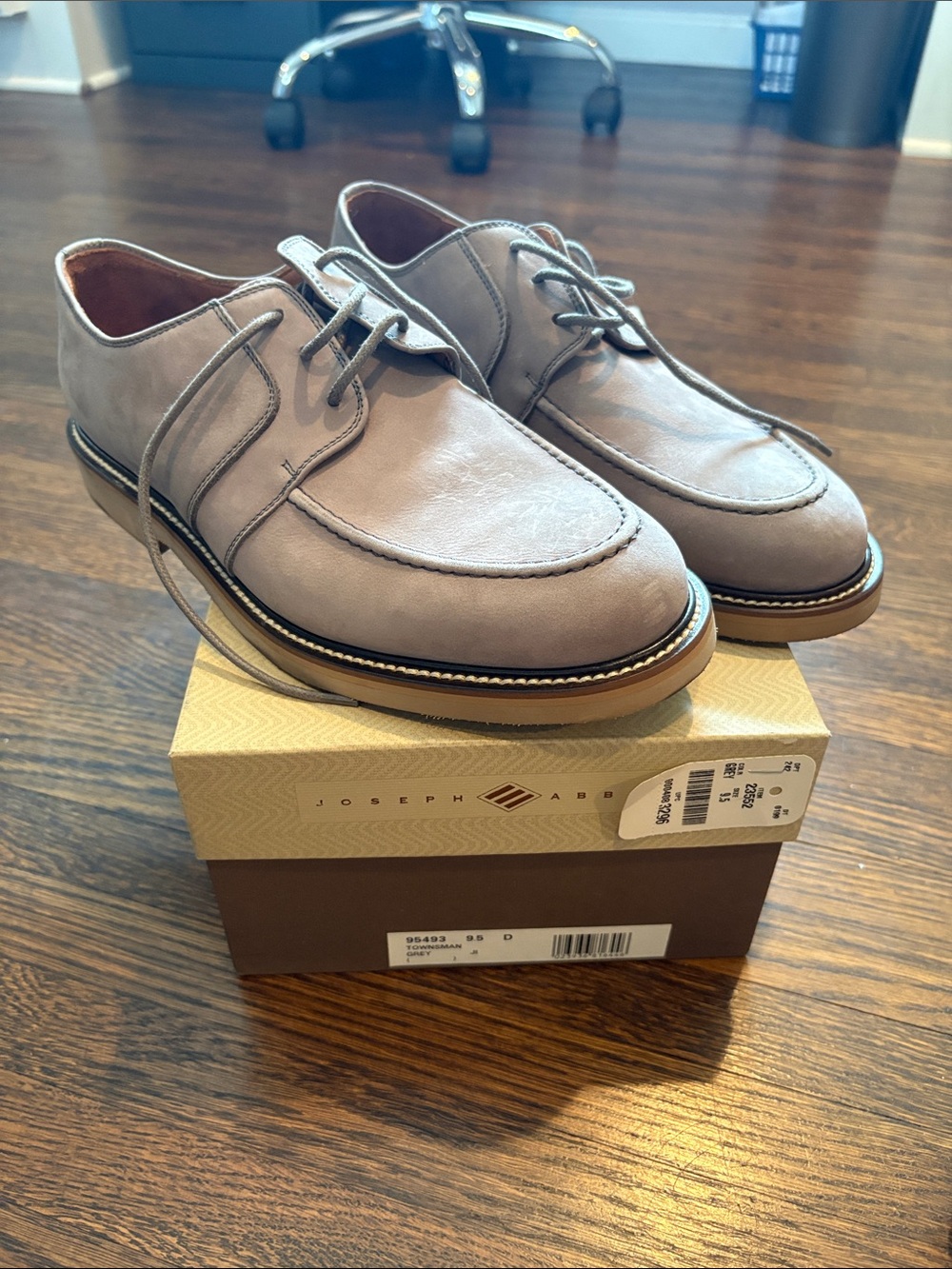Joseph Abboud Men's Gray Leather Derby Shoes with Tan Sole